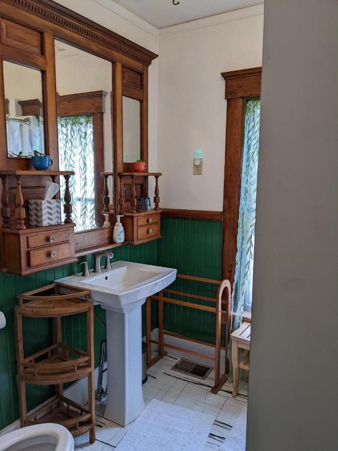 The One Cat Bed & Breakfast Brattleboro Exterior foto